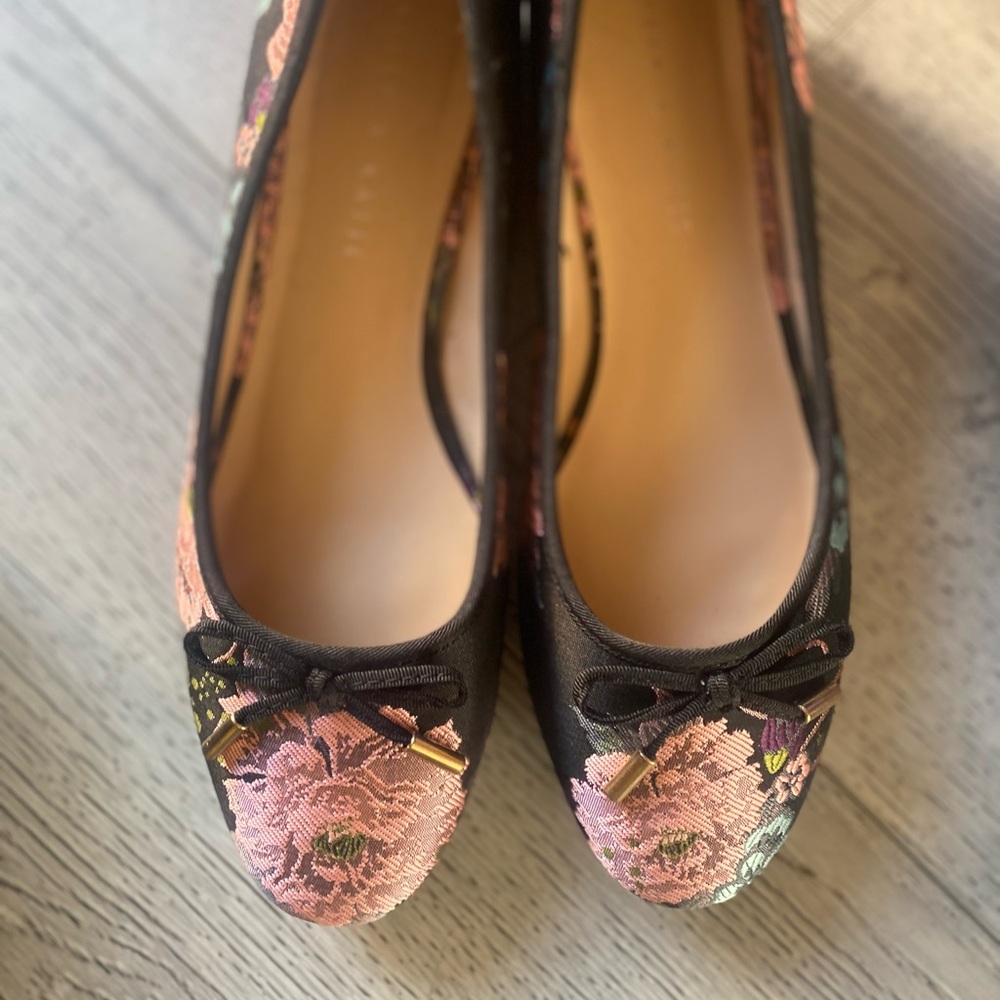 Size 8 ballet flats